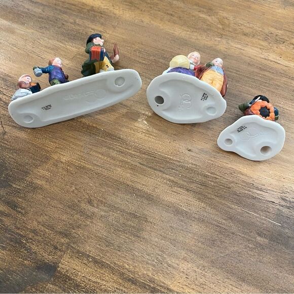 Dept 56 Sleepy Hollow Set Heritage Village Figurines Villagers #5956-0 - Picture 9 of 10